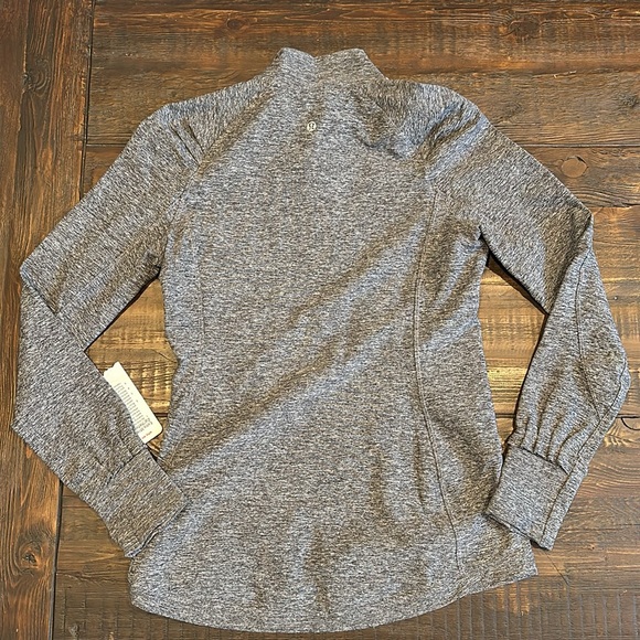 Lululemon Extra Mile 1/2 Zip *Reflective. Heathered Black / Reflective. Size 8. - Picture 4 of 4
